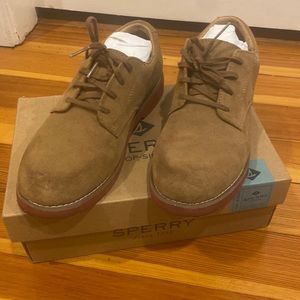 Sperry Tan Suede Bucks